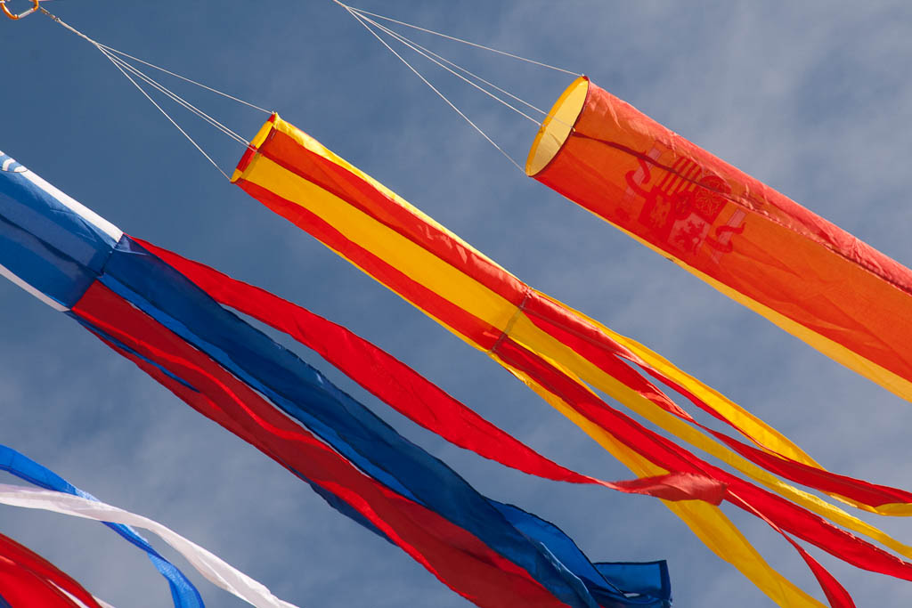 Windsock,Catalonia,Vlaggenstof en voering
